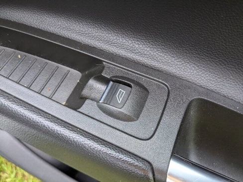 Used 2015 Ford C-MAX SE w/ Equipment Group 201A image 36