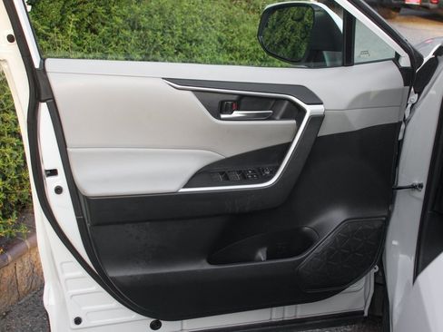 Used 2023 Toyota RAV4 XLE image 14