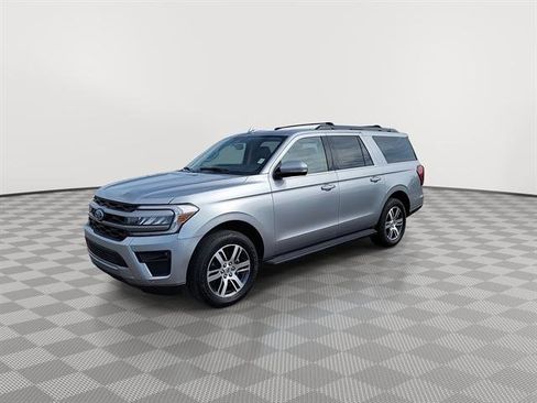Used 2024 Ford Expedition Max XLT image 4