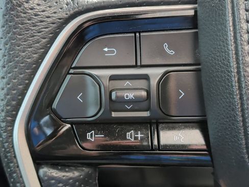 Used 2022 Toyota Tundra Limited w/ Power Package AWD/4WD image 12