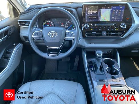 Used 2021 Toyota Highlander Platinum AWD/4WD image 36