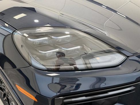 Certified 2025 Porsche Cayenne Turbo AWD/4WD image 11