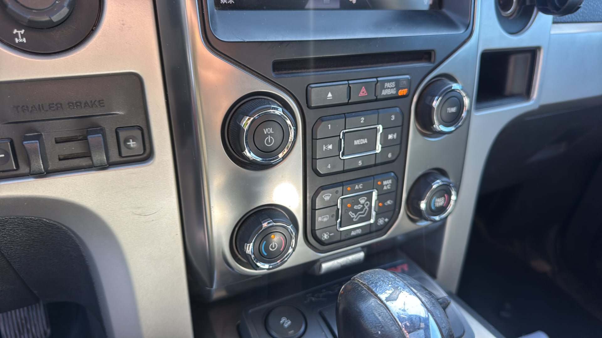 Used 2013 Ford F150 Raptor w/ Luxury Equipment Group AWD/4WD image 28