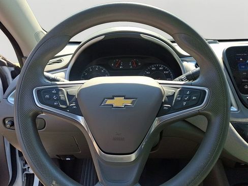 Used 2023 Chevrolet Malibu LS FWD image 18