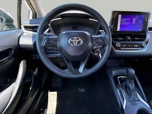 Used 2025 Toyota Corolla LE FWD image 6