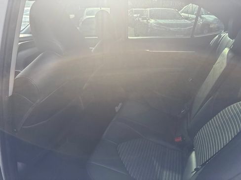 Used 2022 Toyota Camry SE FWD image 11