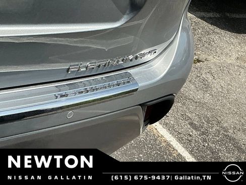 Used 2023 Toyota Highlander Platinum AWD/4WD image 5