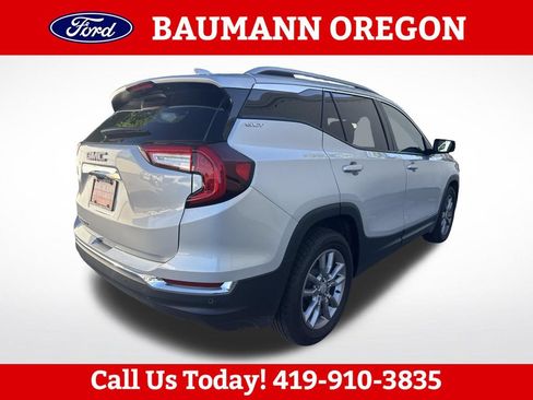 Used 2022 GMC Terrain SLT w/ LPO, Floor Liner Package FWD image 3