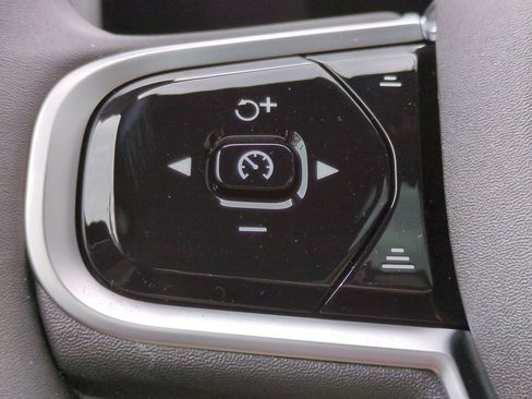 New 2026 Volvo XC60 B5 Plus w/ Protection Package Premier image 24