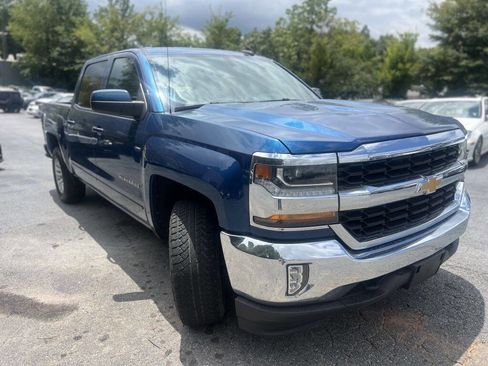 Used 2018 Chevrolet Silverado 1500 LT w/ All Star Edition image 3