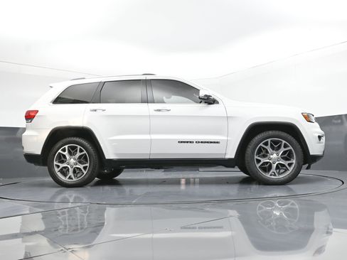 Used 2019 Jeep Grand Cherokee Limited image 29