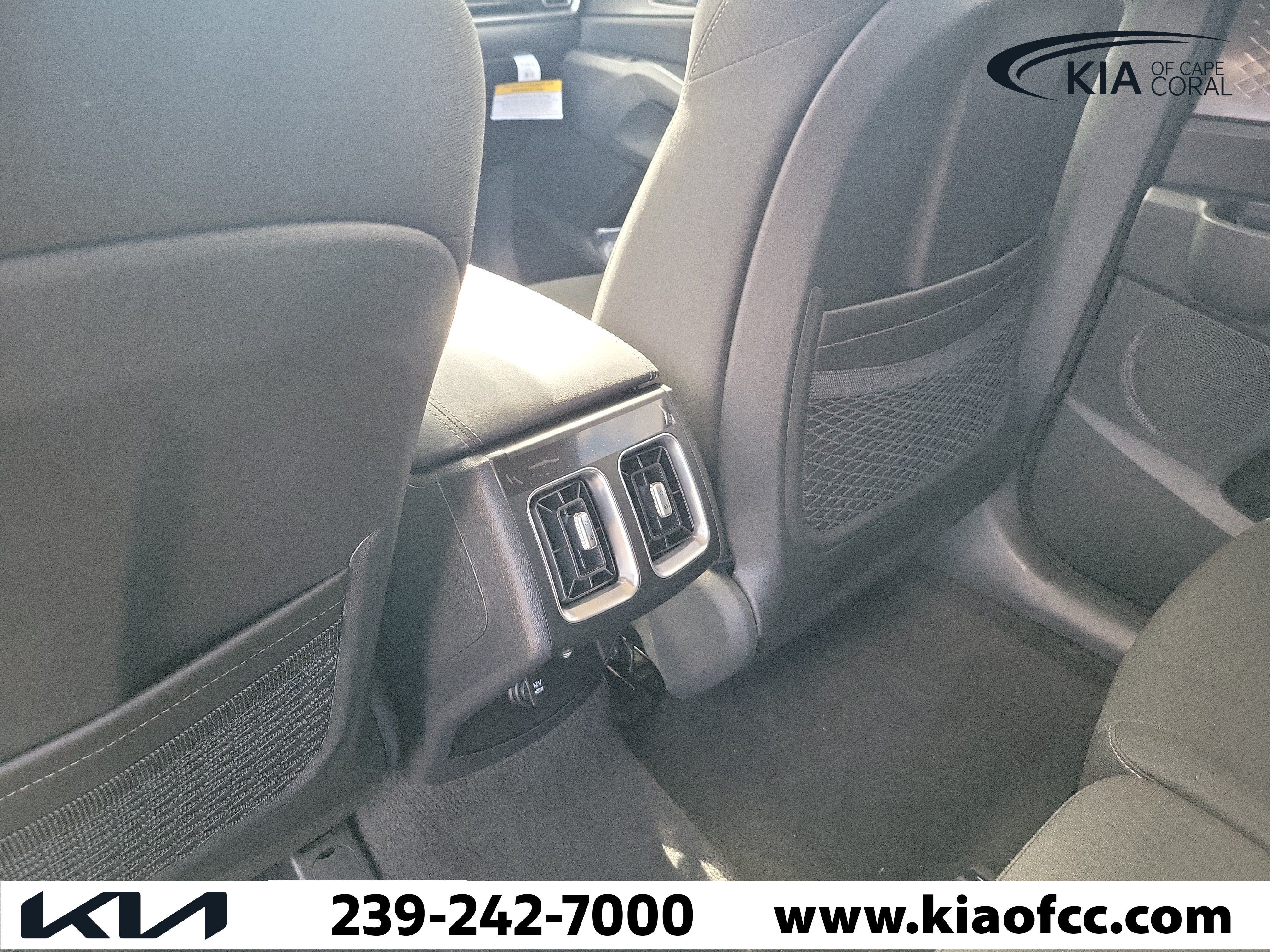 New 2026 Kia Sorento LX FWD image 13