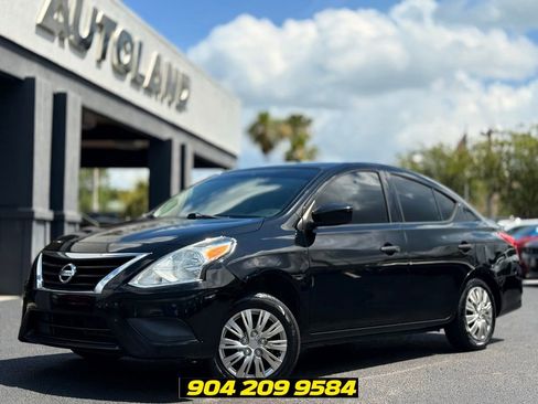 Used 2019 Nissan Versa S FWD image 1