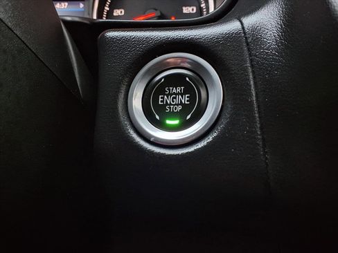 Used 2021 Chevrolet Suburban LT w/ LT Signature Package image 22