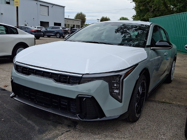 New 2026 Kia K4 GT-Line FWD image 3