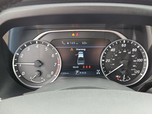 Used 2024 Nissan Titan SV w/ SV Convenience Package image 18