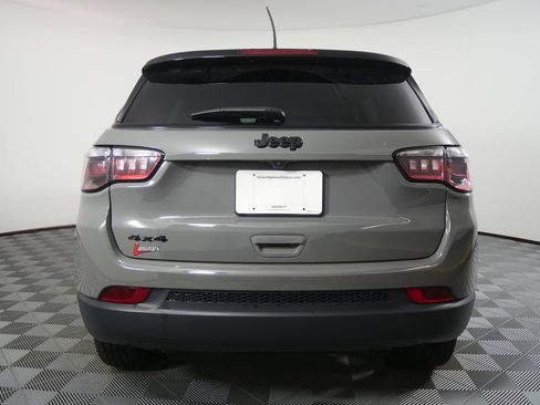 Used 2024 Jeep Compass Latitude w/ Convenience Group image 4