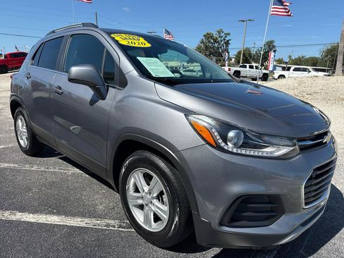 Used 2020 Chevrolet Trax LT FWD image 7