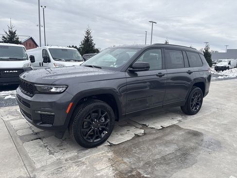 New 2025 Jeep Grand Cherokee L Limited image 3