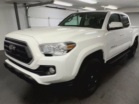 Used 2022 Toyota Tacoma SR5 image 4