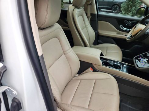 Used 2022 Lincoln Corsair AWD w/ Premium Package image 14