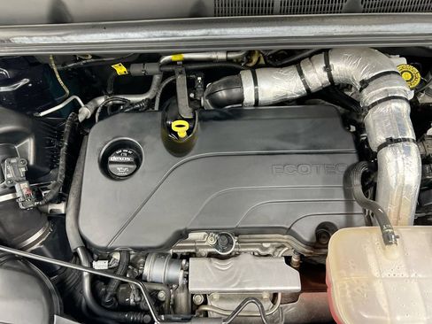 Used 2022 Buick Encore Preferred w/ Safety Package FWD image 24