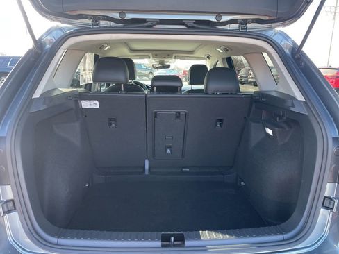 Used 2024 Volkswagen Taos SE image 32