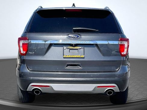 Used 2016 Ford Explorer XLT FWD image 4