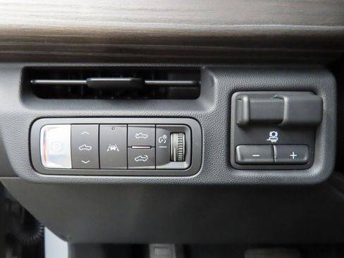 Used 2025 GMC Sierra EV Denali image 62