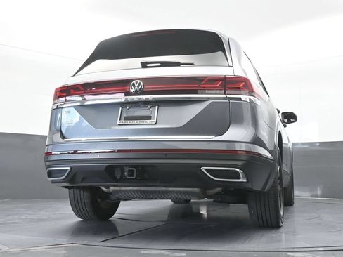 Used 2024 Volkswagen Atlas SE w/ Panoramic Sunroof Package FWD image 59