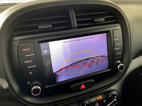 Used 2022 Kia Soul LX FWD image 13