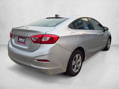 Used 2018 Chevrolet Cruze LS FWD image 5
