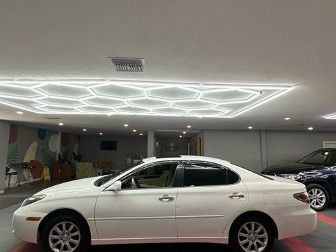 Used 2004 Lexus ES 330 image 3