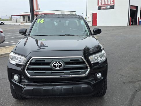 Used 2016 Toyota Tacoma SR5 w/ Towing Package RWD image 2