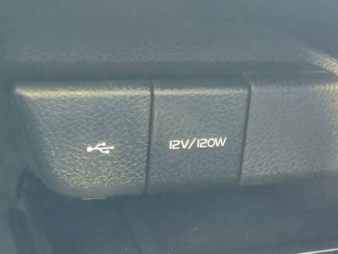 Used 2020 Toyota Camry SE image 20