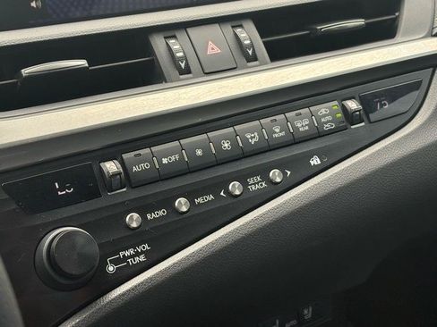 Used 2019 Lexus ES 350 F Sport w/ Accessory Package 2 FWD image 29