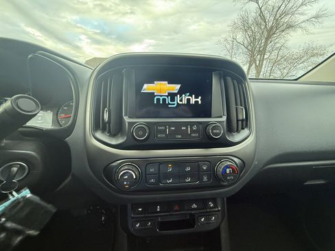 Used 2015 Chevrolet Colorado Z71 image 11