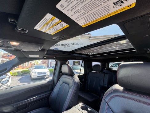 Used 2024 Ford Expedition Limited AWD/4WD image 30