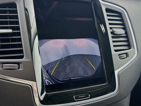 Used 2025 Volvo XC90 B5 Core image 23