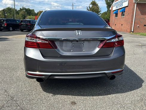 Used 2017 Honda Accord Sport image 6