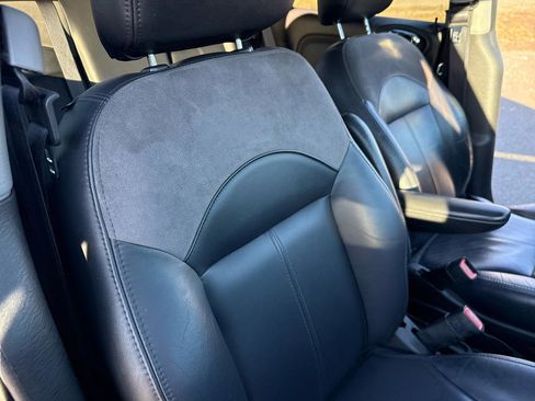 Used 2004 Chrysler PT Cruiser Limited image 29