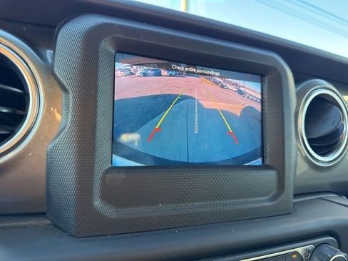 Used 2019 Jeep Wrangler Unlimited Sahara w/ LED Lighting Group image 23