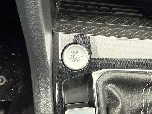 New 2026 Volkswagen Taos SEL image 21