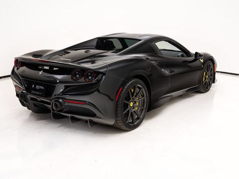 Certified 2022 Ferrari F8 Tributo RWD image 27