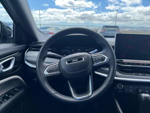 Used 2025 Jeep Compass Limited AWD/4WD image 35
