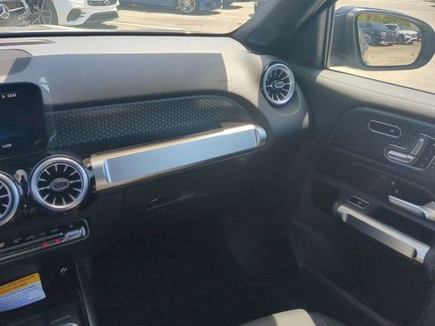 New 2024 Mercedes-Benz GLB 250 4MATIC image 13