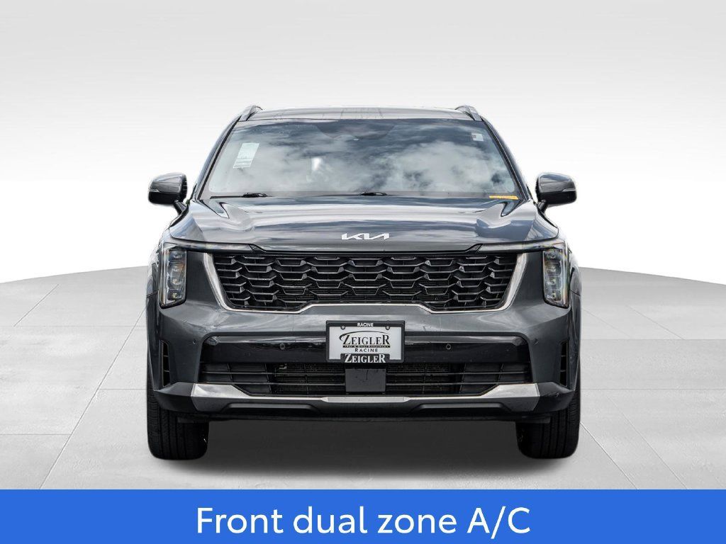 Used 2024 Kia Sorento S AWD/4WD image 2