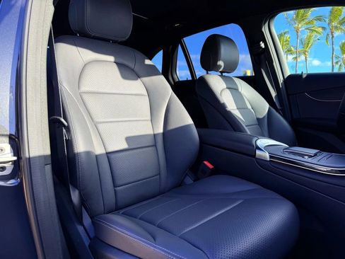 Used 2021 Mercedes-Benz GLC 300 w/ Premium Package image 9