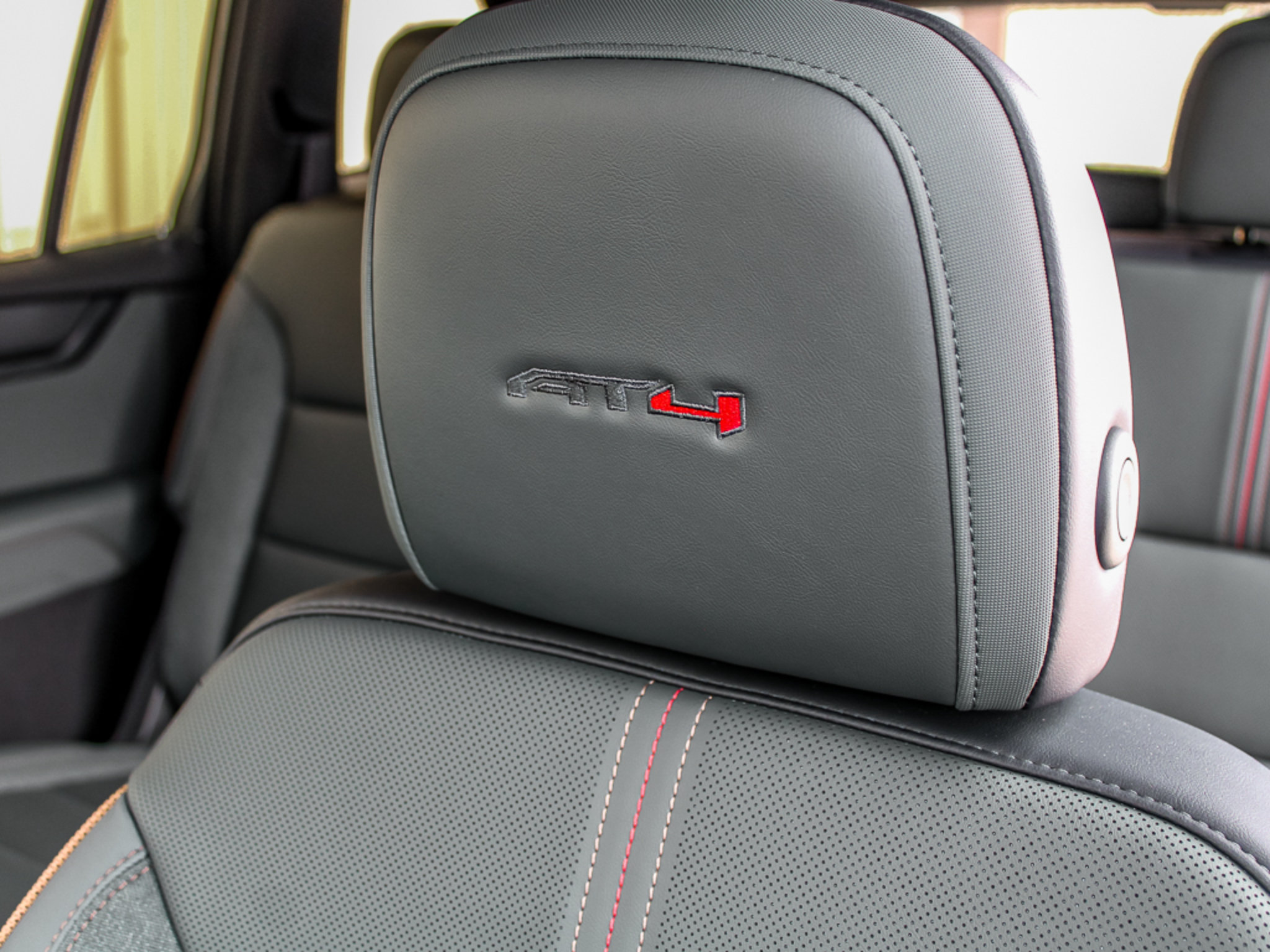 New 2027 GMC Acadia AT4 w/ Luxury Package AWD/4WD image 23