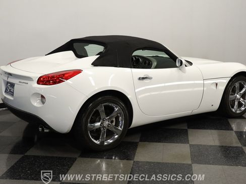 Used 2007 Pontiac Solstice Convertible w/ Premium Package image 11